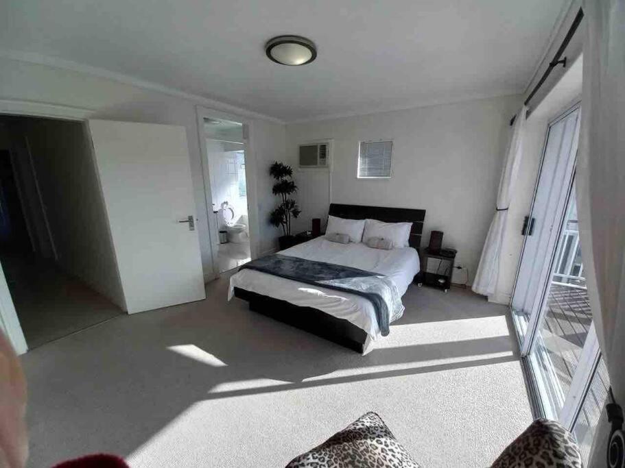 Waterfront - 1 South Quay Lovely Two Bed On Water Книсна Екстериор снимка