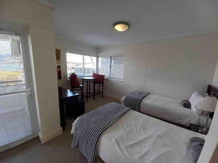 Waterfront - 1 South Quay Lovely Two Bed On Water Книсна Екстериор снимка