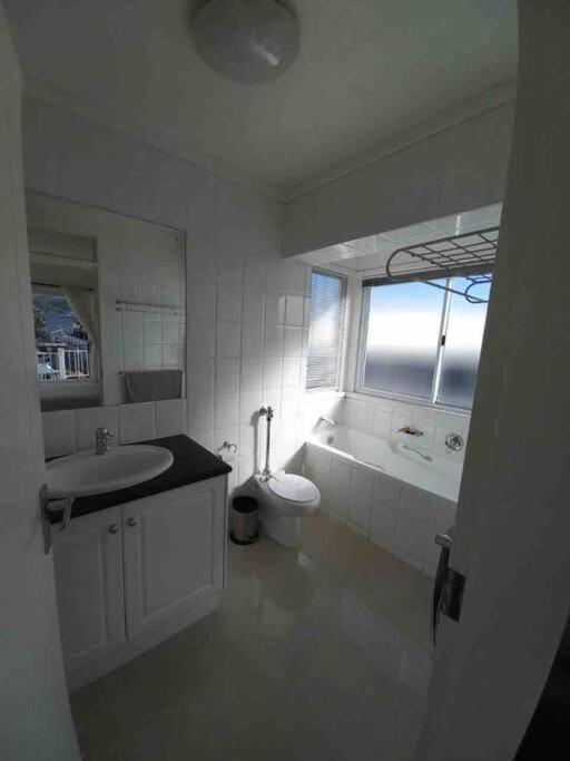 Waterfront - 1 South Quay Lovely Two Bed On Water Книсна Екстериор снимка