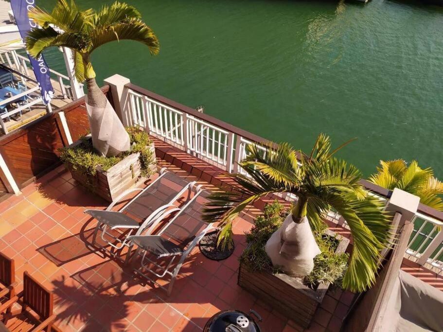 Waterfront - 1 South Quay Lovely Two Bed On Water Книсна Екстериор снимка