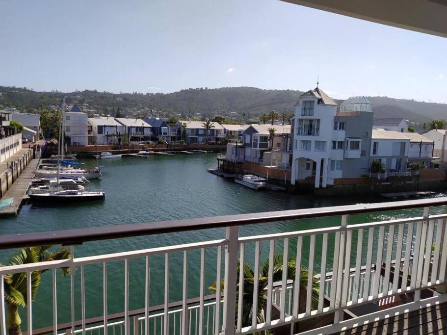 Waterfront - 1 South Quay Lovely Two Bed On Water Книсна Екстериор снимка