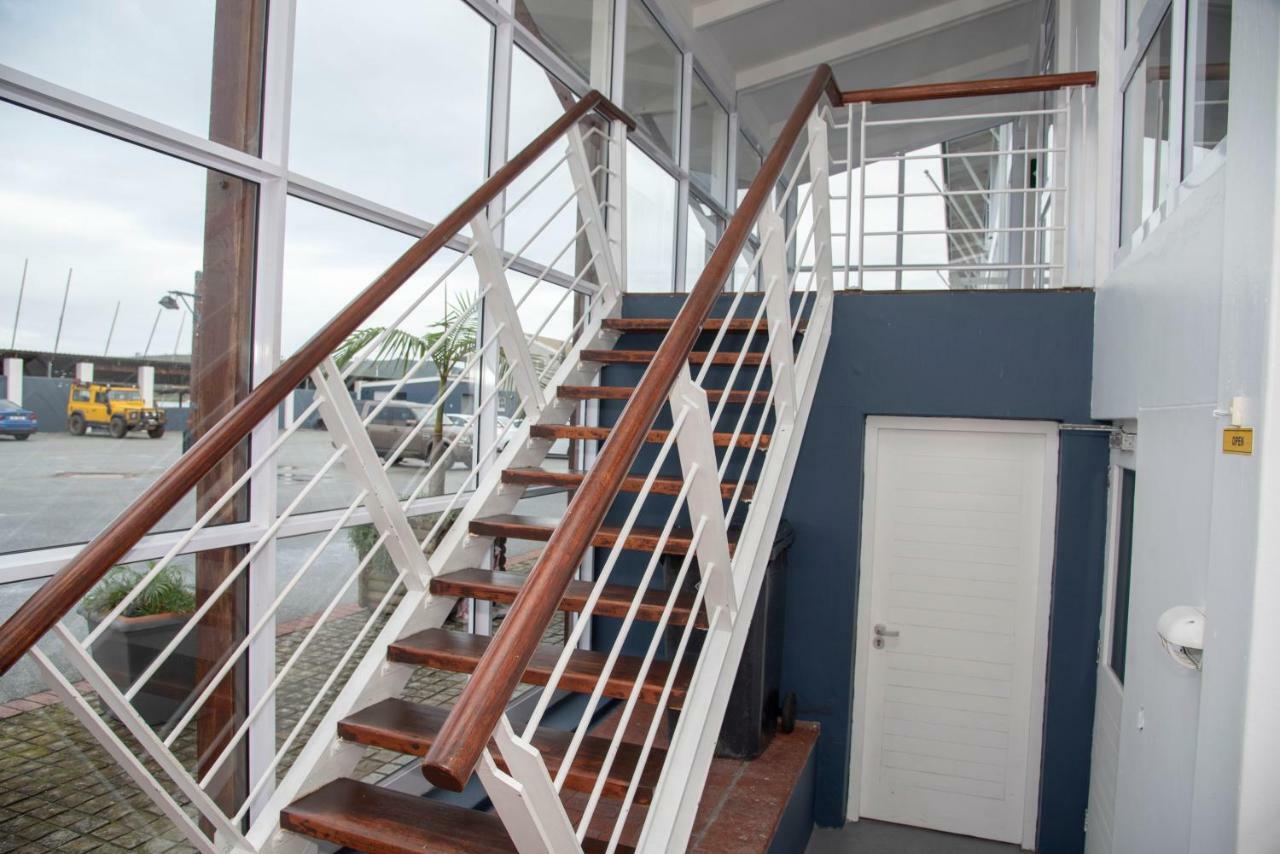 Waterfront - 1 South Quay Lovely Two Bed On Water Книсна Екстериор снимка
